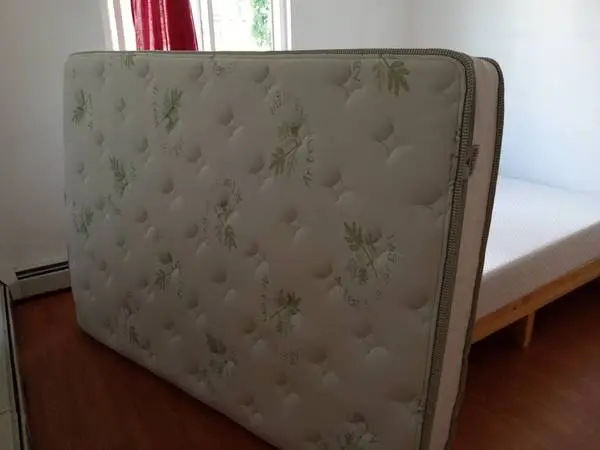 Comfortable!! Full size 10 Mattress, Foam Material!
