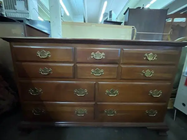 Ethan Allen 10 drawer Cherry dresser