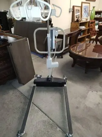 Invacare Reliant 450 Hoyer Lift