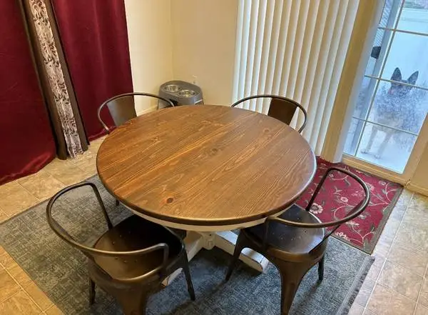 ((((~*~))))Dining Room Table & Chairs((((~*~))))