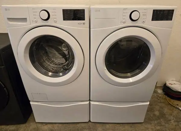 LG ELECTRIC LAUNDRY SET