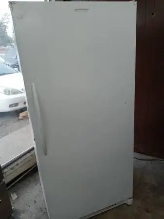 ★Frigidaire white upright freezer