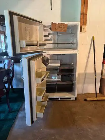 Refrigerator