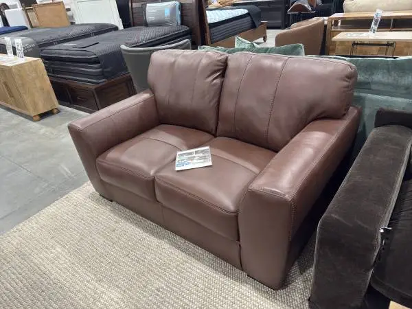 Brogliano loveseat