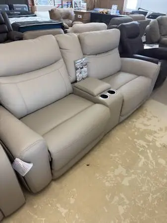 Gravier loveseat