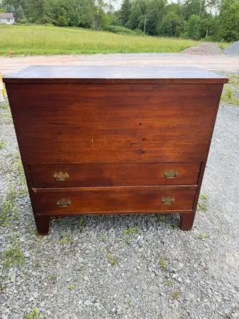 Dresser 39 long x 36 1/2 tall x 18 1/2 deep