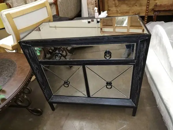 Cool all sides mirrored cabinet