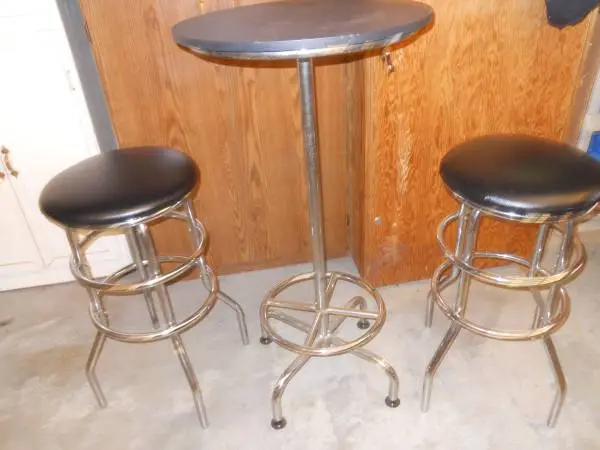 Cocktail or beer table with stools