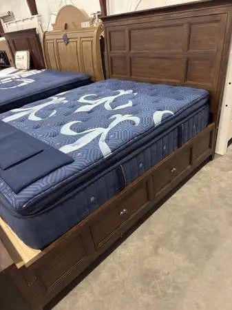 Stearns and foster lux estate
