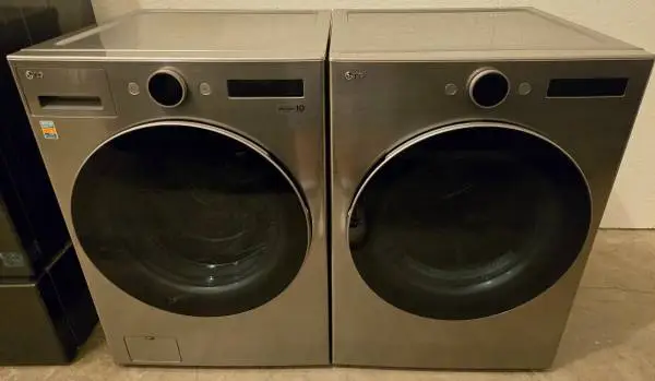 MODERN LG LAUNDRY SET