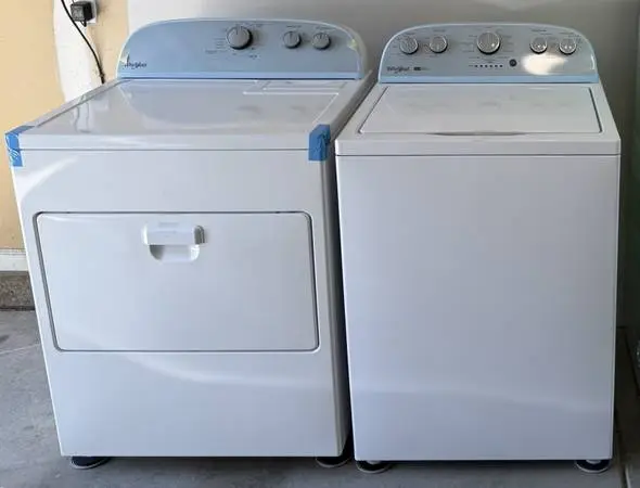 Whirlpool Washer & Dryer Set - Excellent Condition - Only 1 Year Old