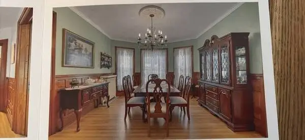 Traditional Cherry Wood Dining Room Set
