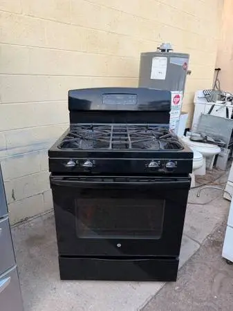 GE Black Natural Gas Stove For Sale $130 Or Best Offer