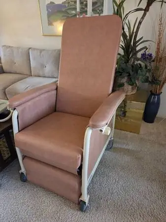 Tuff Care Geri Chair Recliner with Tray Table