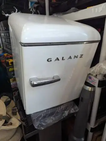 Galanz retro mini fridge
