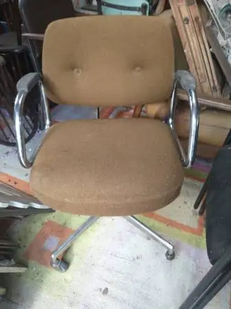 Vintage Rolling Swivel Mid Century Post Modern Vintage office Chairs