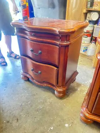 Solid Wood (Pair)Night Stands w/Pullout Trays