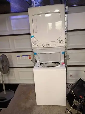 GE 24-in laundry center
