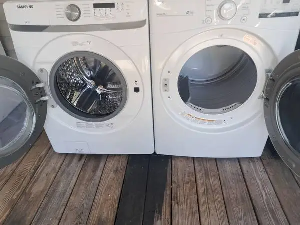 WASHER AND ELECTRIC DRYER SET $400