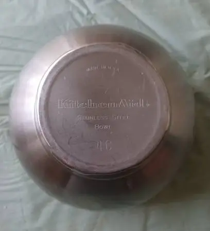Kitchenaid 4C 4-Quart Mixing Bowl for a Tilt Head Mixer.. EXC