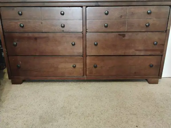 Beautiful wood 6-drawer dresser and matching nightstand