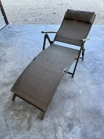 Lounge chair/ reclining deck chair