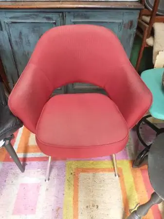 Authentic Knoll Saarinen - Executive Arm Chair with Tubular Legs