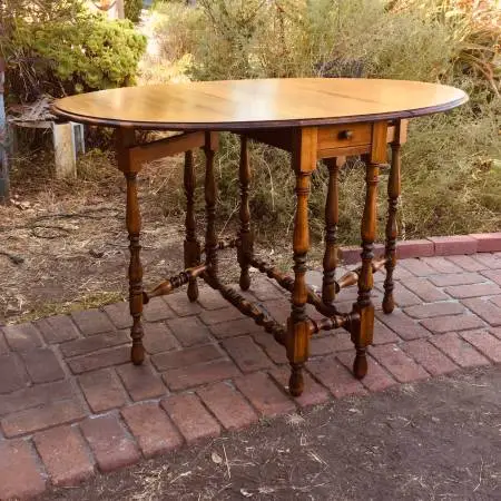 1920s Elite Furniture co drop leaf fullsize Dining Table/READY for Use