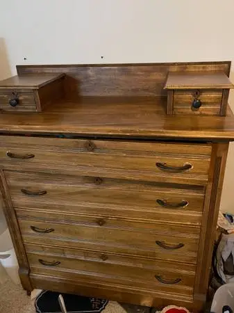 Dresser w/knapp joints