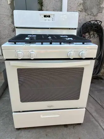 Whirlpool White 30” GAS Stove