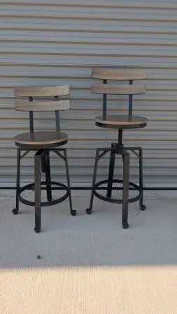 Set of 2 Swivel Height Adjustable Bar Stools