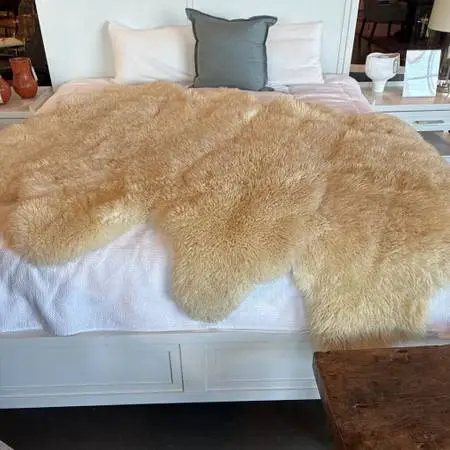 Auskin Sheepskin Wool Rug - 6.9 X3X5.4H