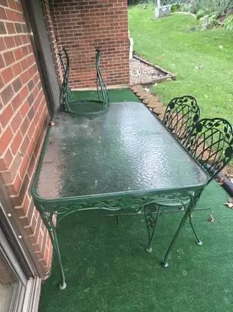 Metal patio table & 4 metal chairs