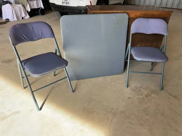 Folding Table w/2 Chairs