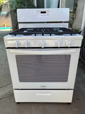 Whirlpool White 5 Burner 30” GAS Stove