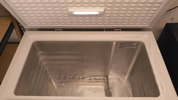 Deep freezer