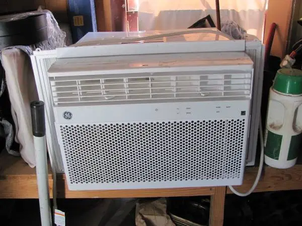 GE WINDOW AIR CONDITIONER