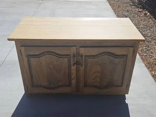 Garage cabinet