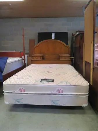 Oak Queensize Bed