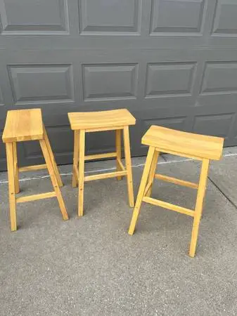 3 matching solid oak bar stools