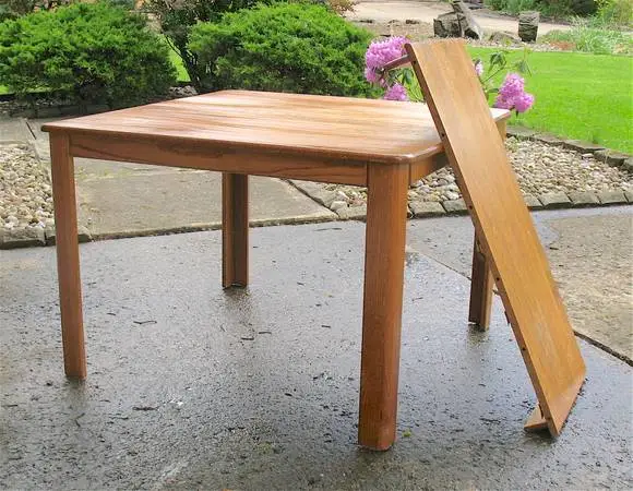 Walter of Wabash Dining Table with inset and 5 Monarch Chairs