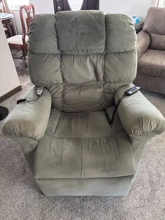 Power Lift & Recline Chair/Best Offer