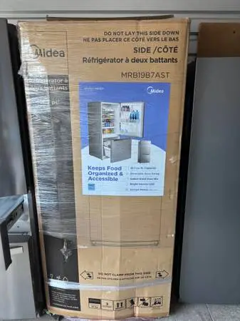 Brand New Still In Box Midea 18.7 Cu Ft Refrigerator