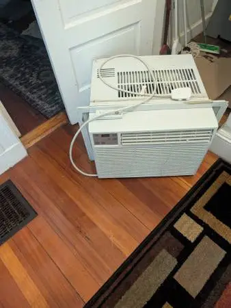 Air Conditioner 10,000 BTU