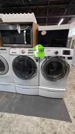 Samsung front load washer & dryer set with pedestal