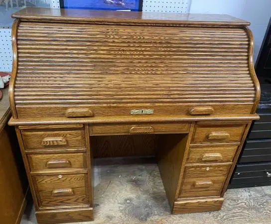 WINNERâS ONLY ROLL TOP DESK