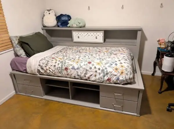 Daybed with storage and mattress
