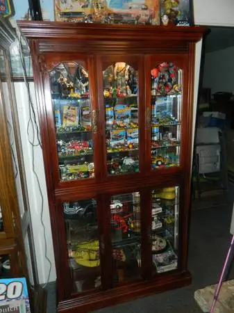 LARGE CHERRYWOOD DISPLAY CURIO CABNET