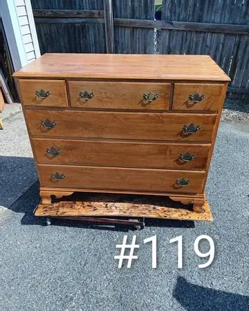 Dresser 6 drawer maple #119