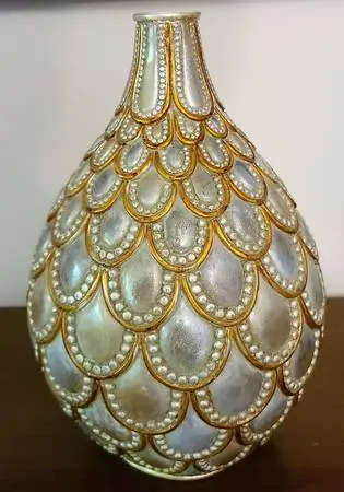 Scalloped Textured Vase